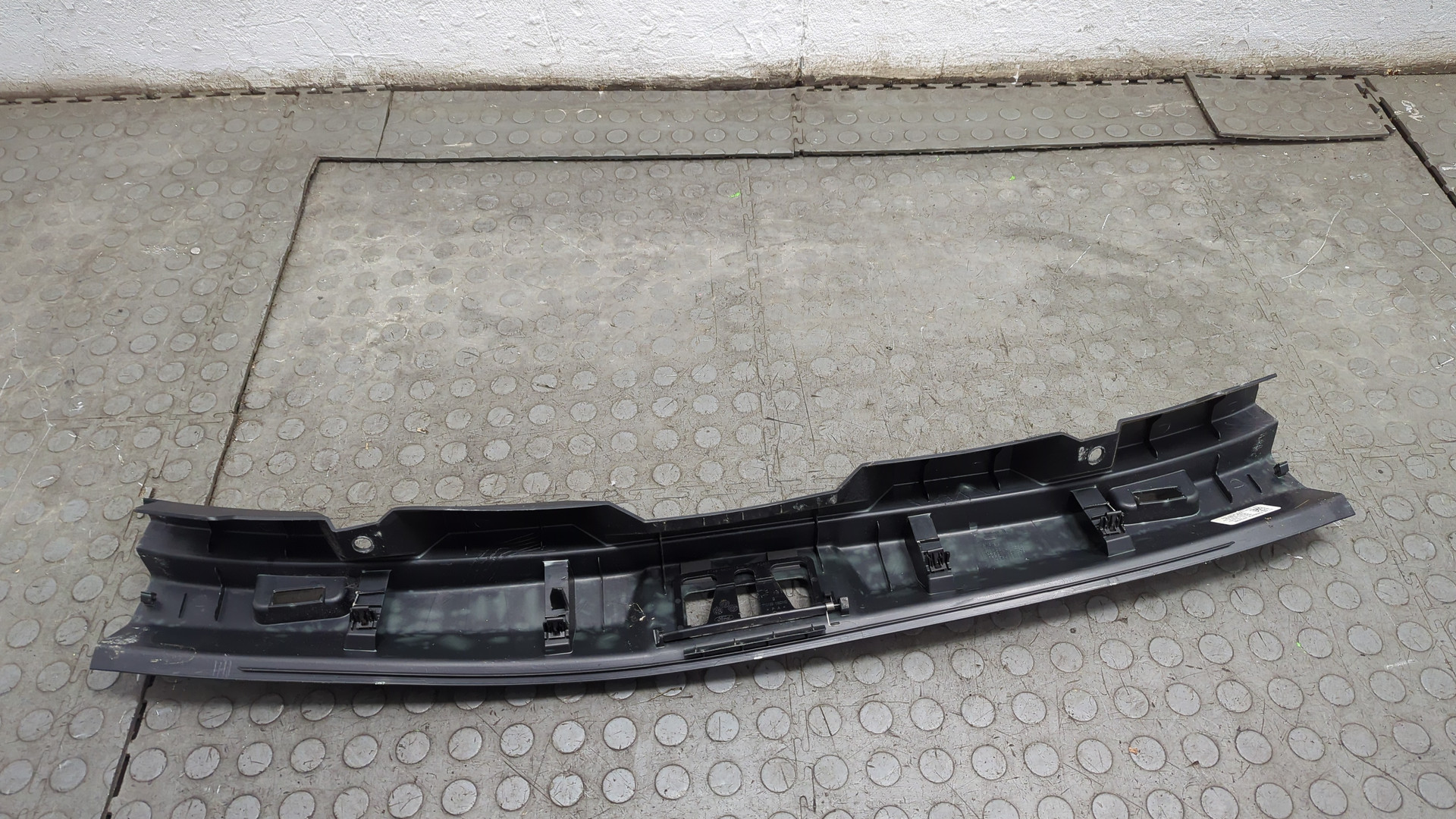 Обшивка багажника