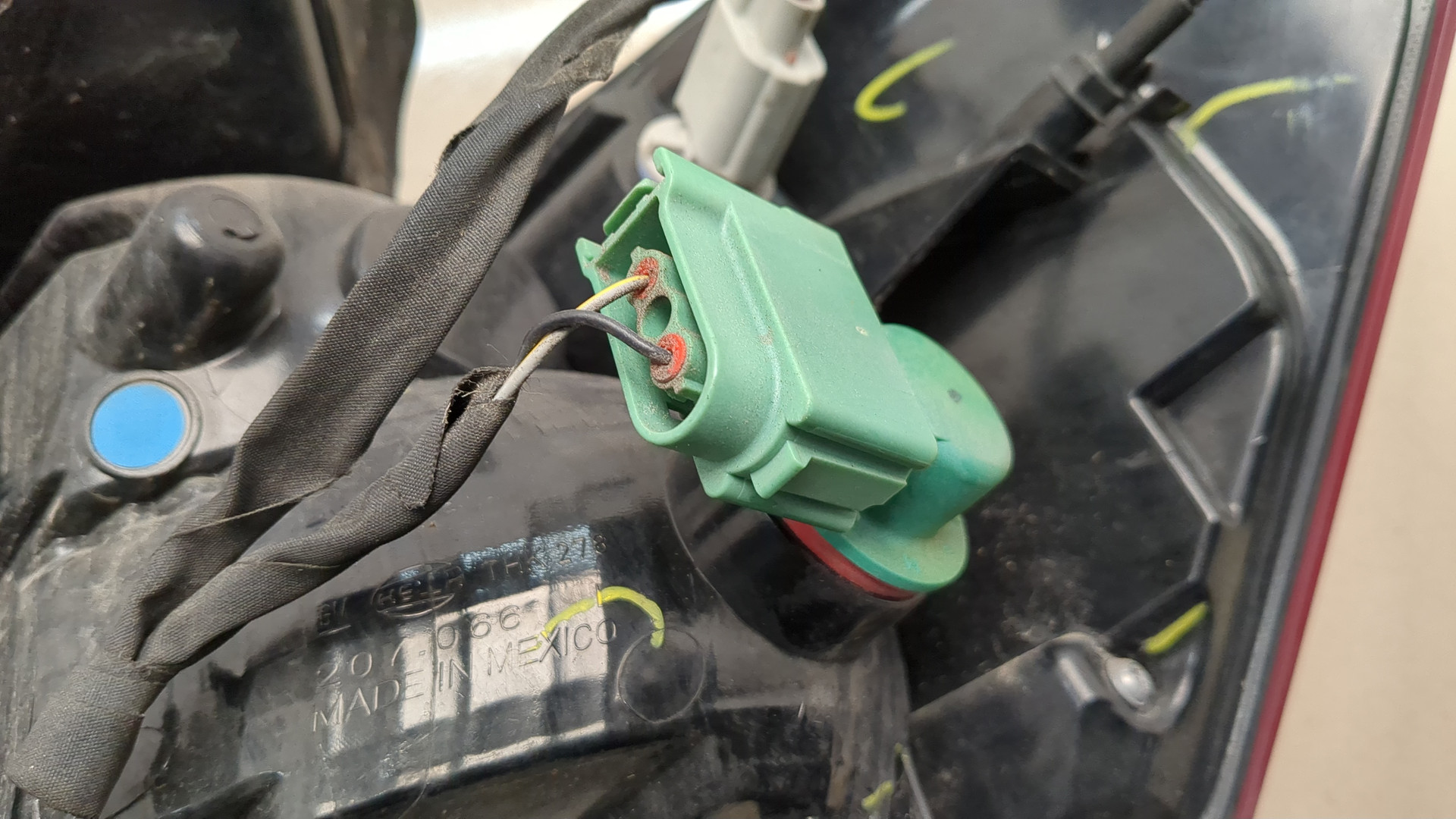 Фонарь задний левый