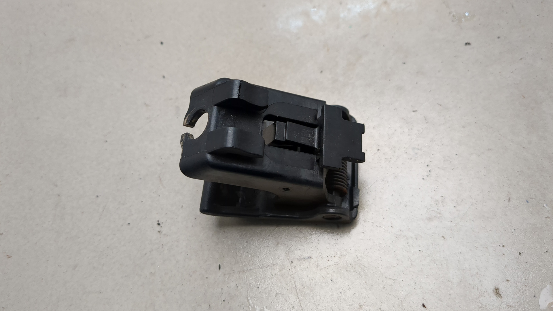 Ручка открывания капота