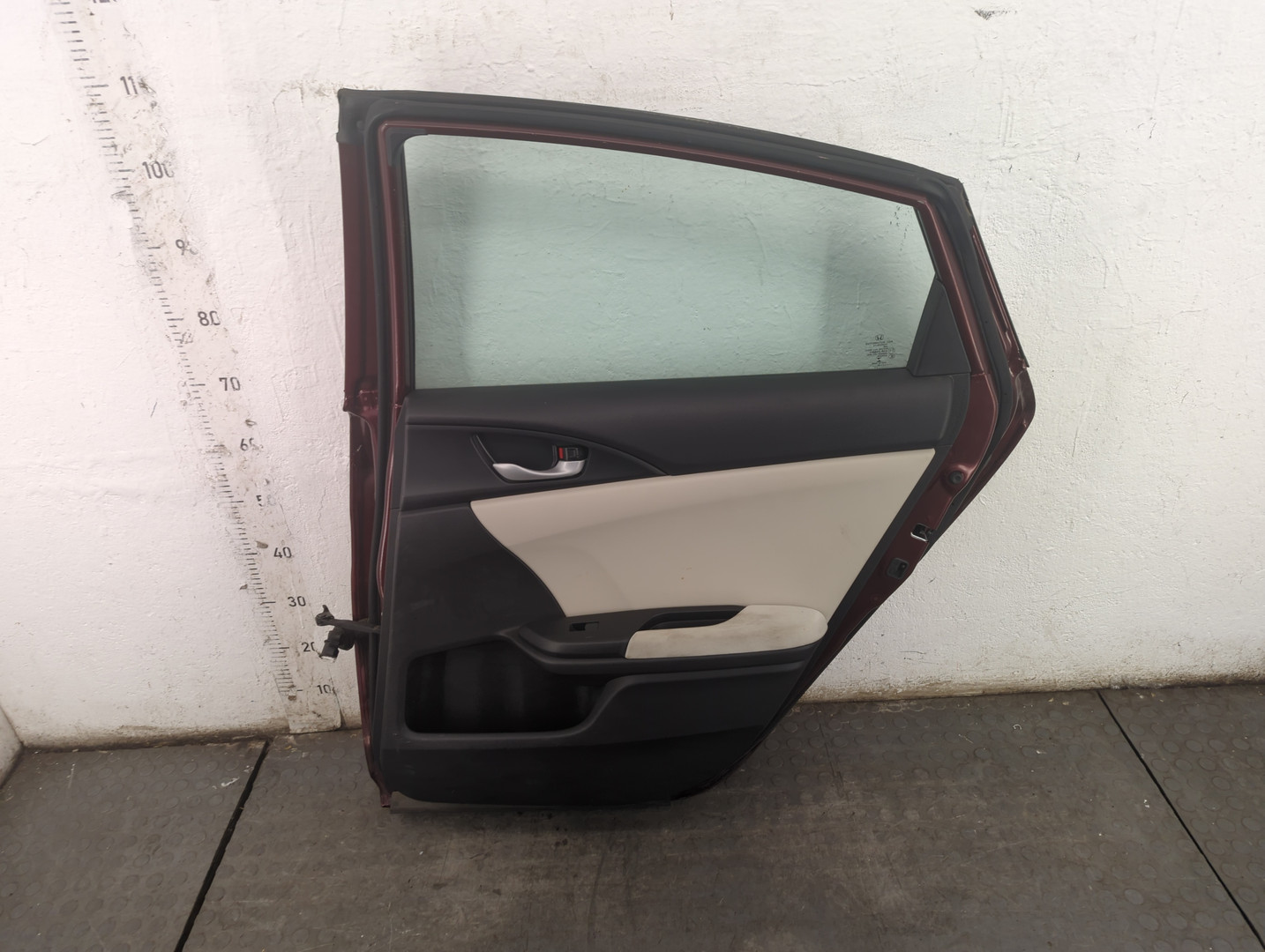 Дверь задняя правая
