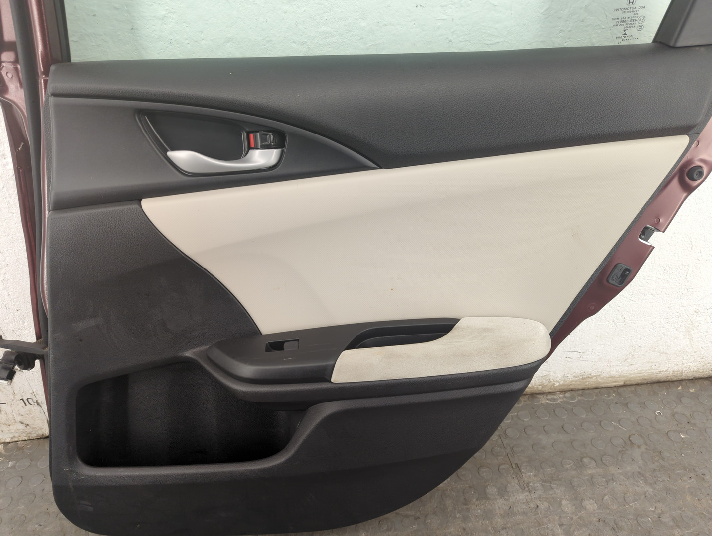 Дверь задняя правая