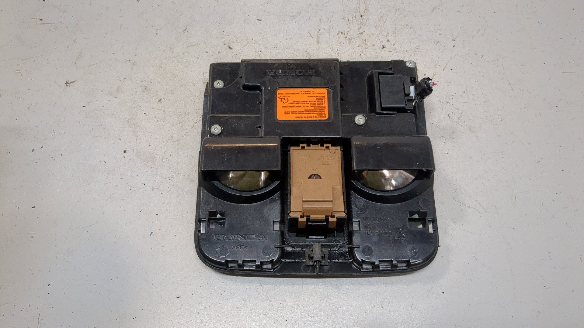 Плафон салонный