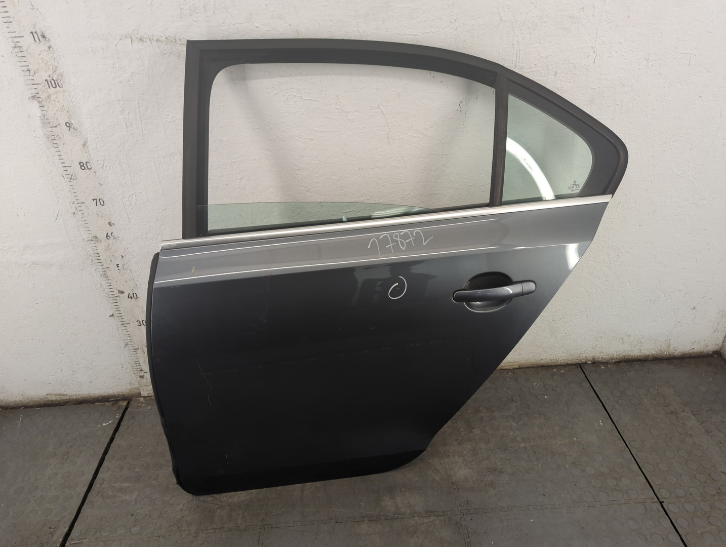 Дверь задняя левая