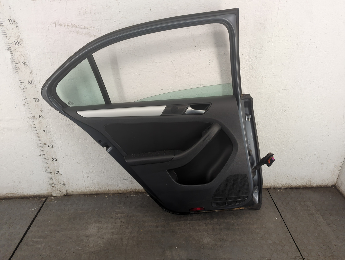 Дверь задняя левая