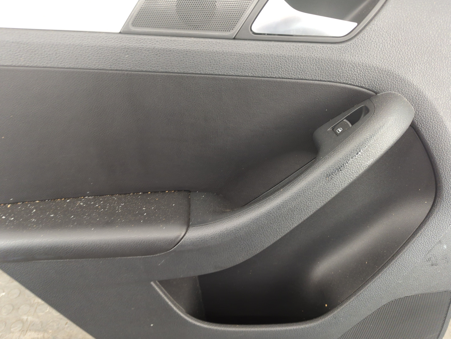 Дверь задняя левая