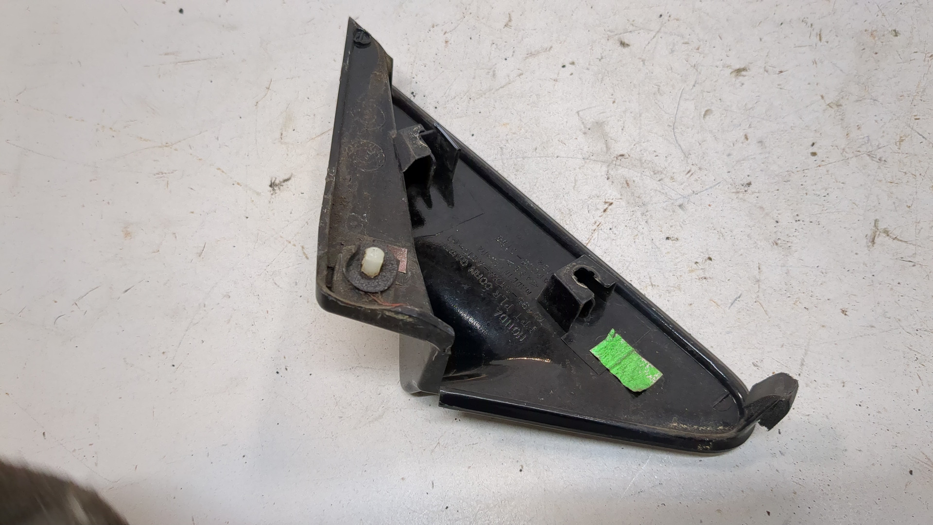 Накладка переднего крыла левого