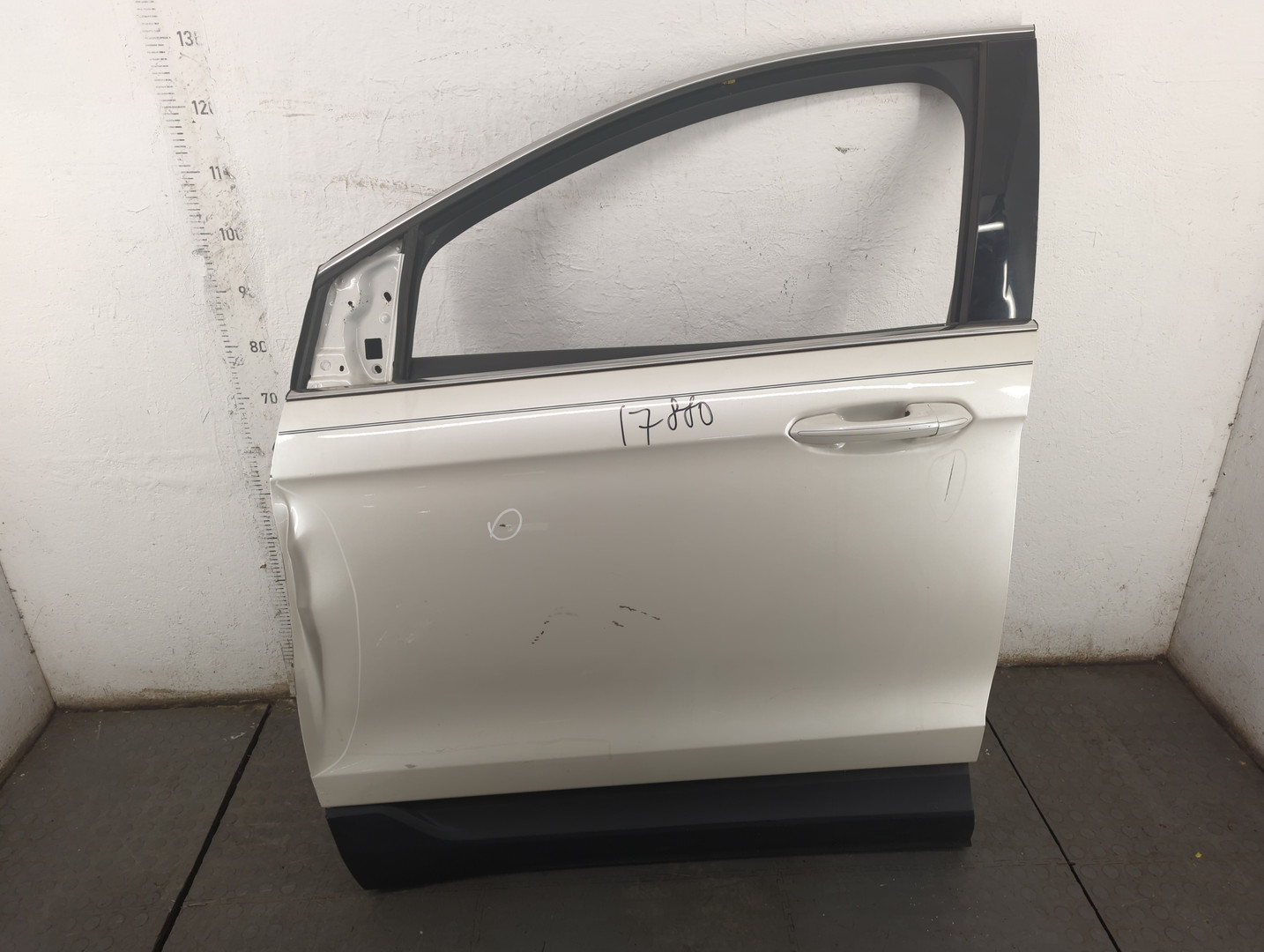 Дверь передняя левая