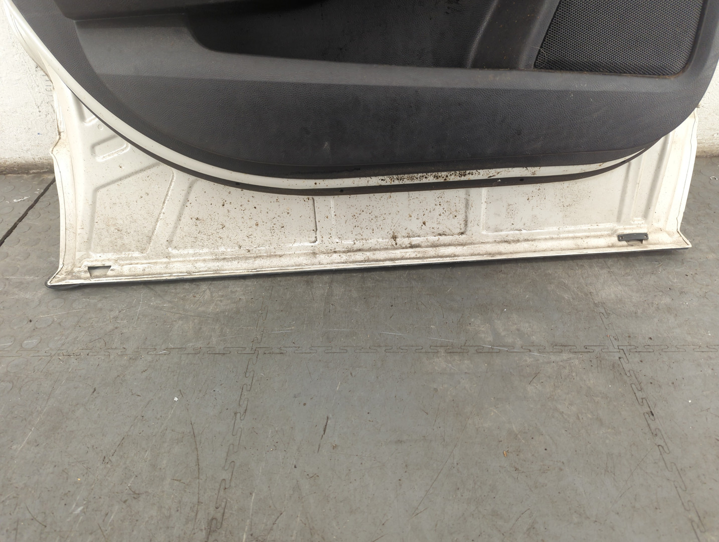 Дверь передняя левая