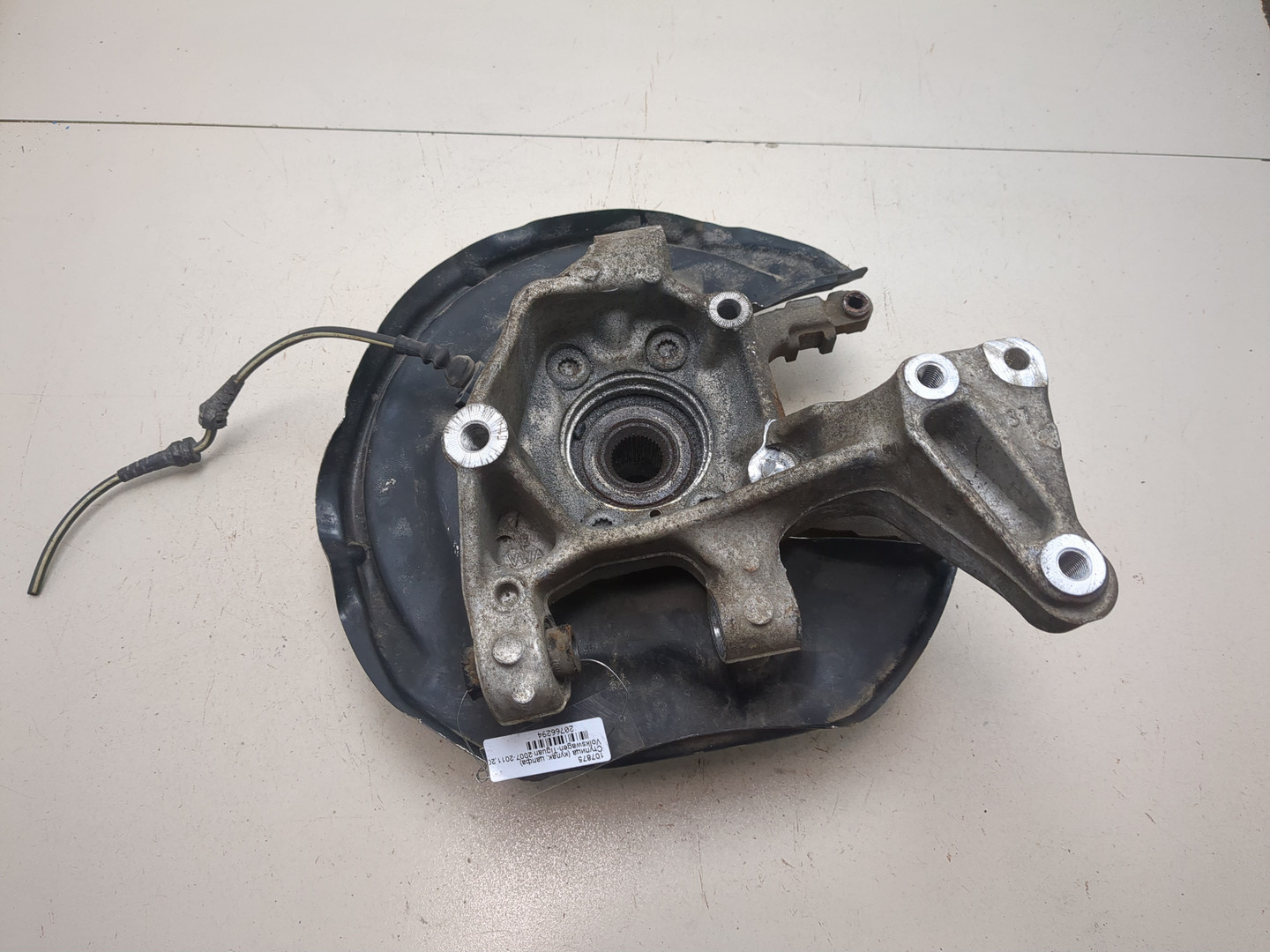 Кулак поворотный задний левый