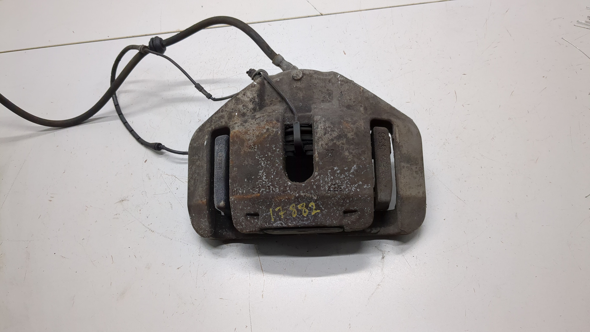 Суппорт передний левый