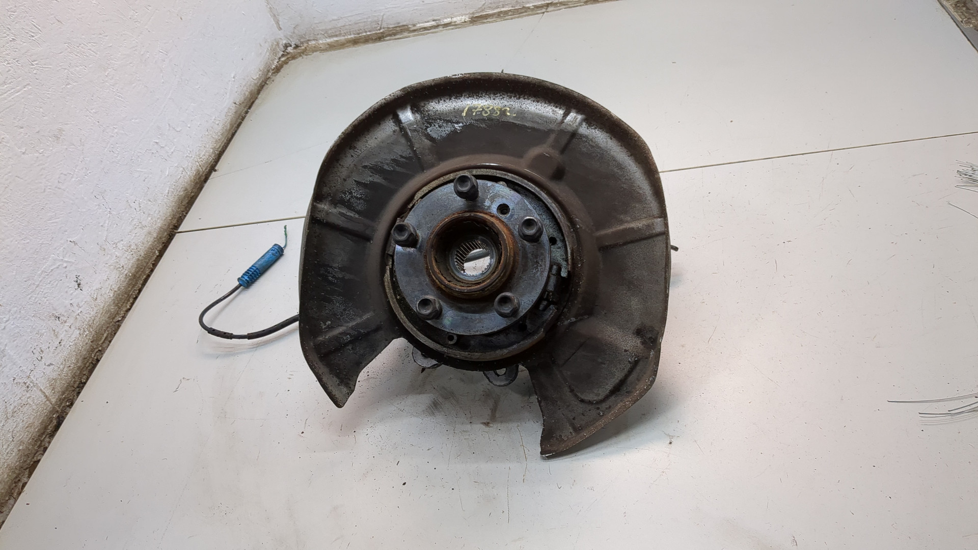 Кулак поворотный задний правый