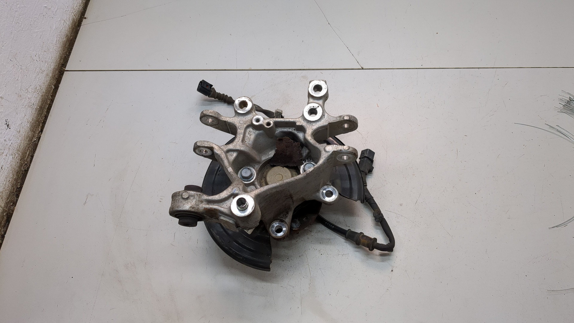 Кулак поворотный задний правый