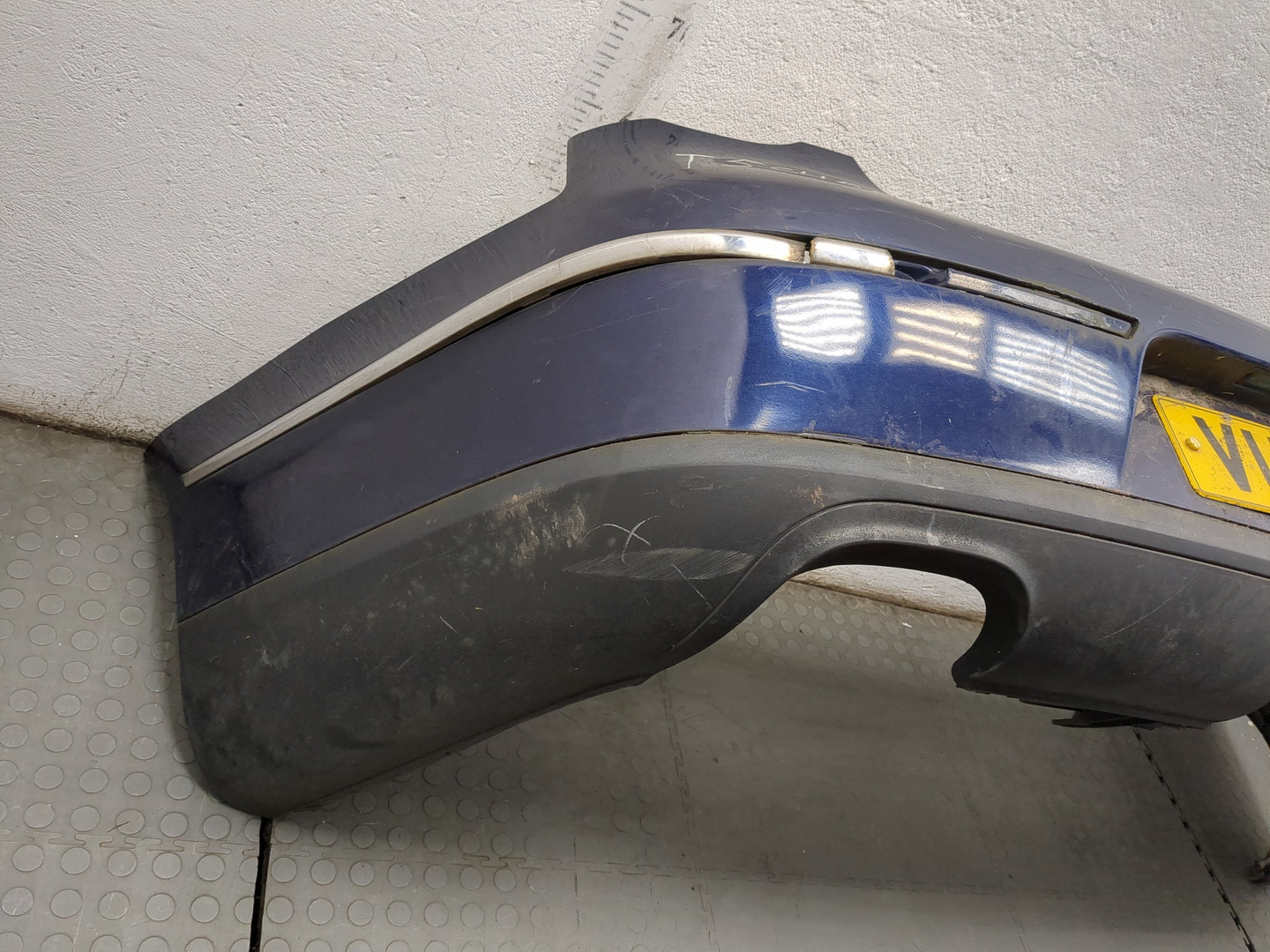 Бампер задний