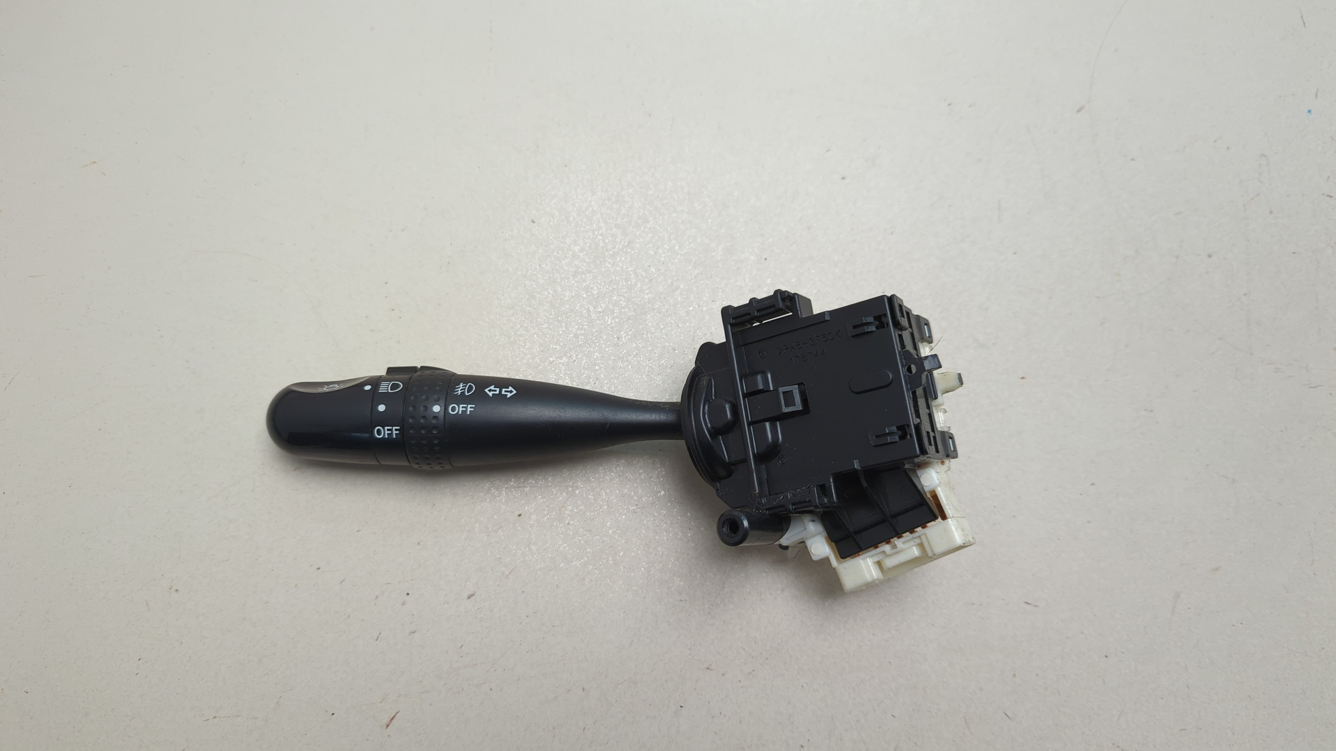 Переключатель поворотов подрулевой