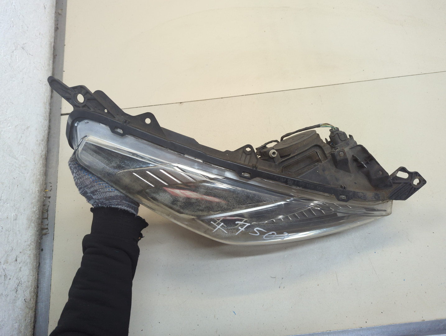 Фара правая