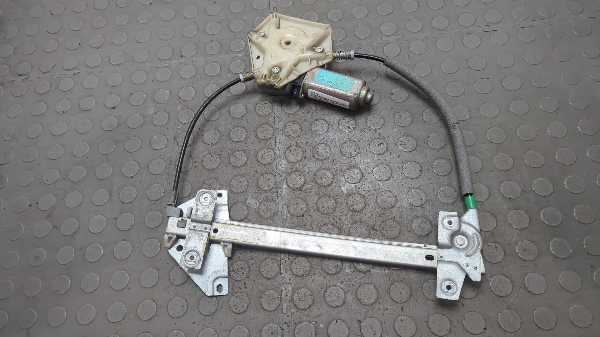 Стеклоподъемник электр. задний правый