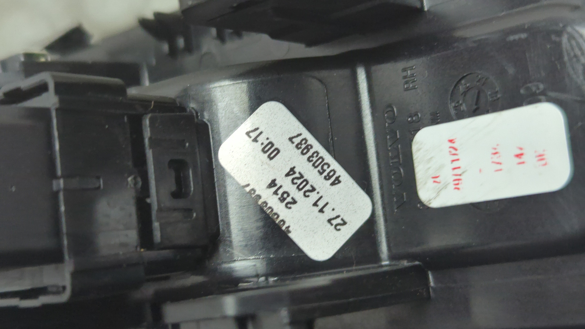 Кнопка стеклоподъемника