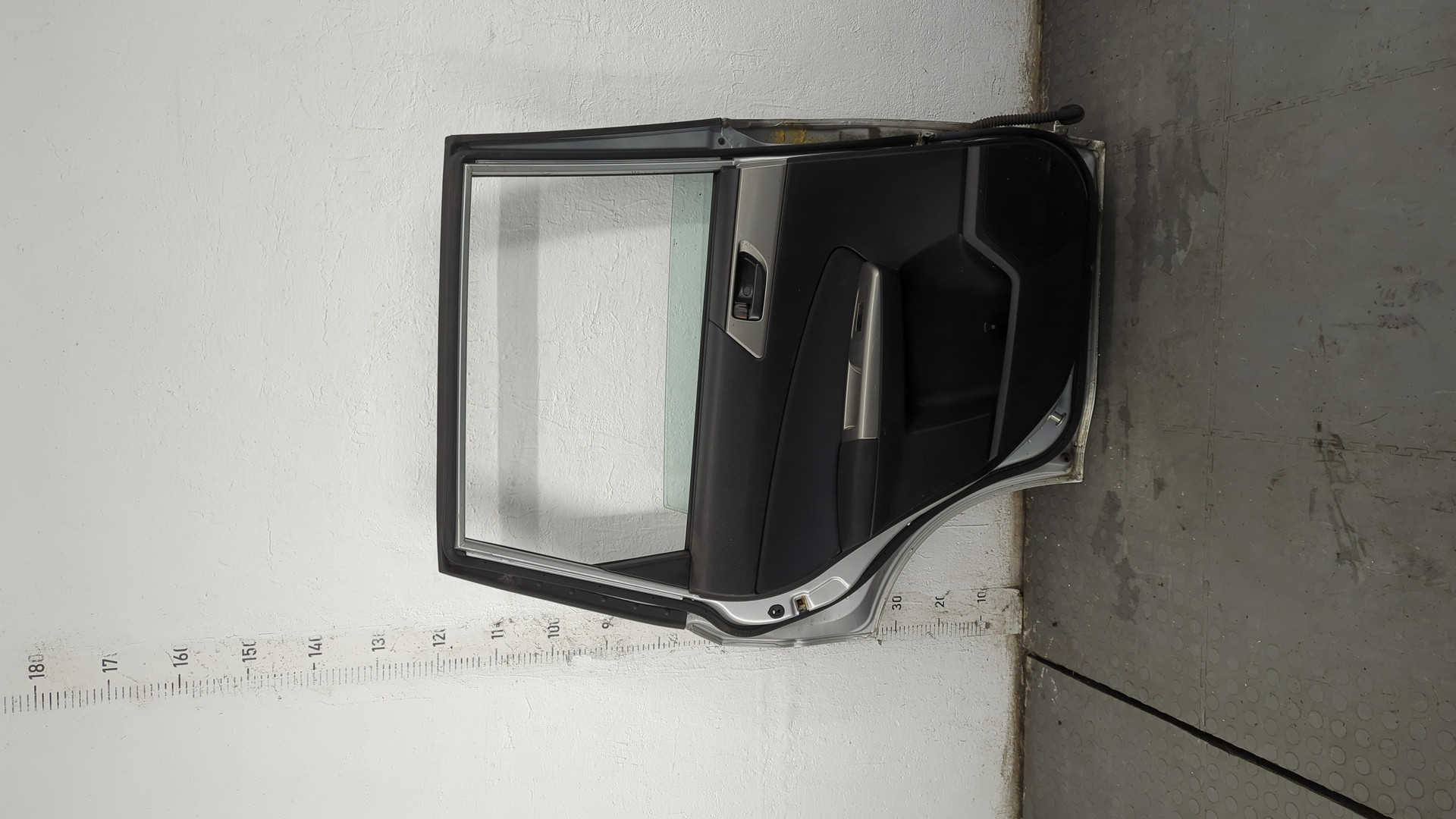 Дверь задняя левая