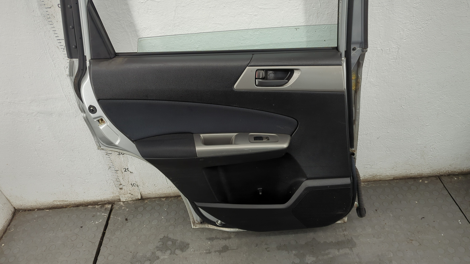 Дверь задняя левая