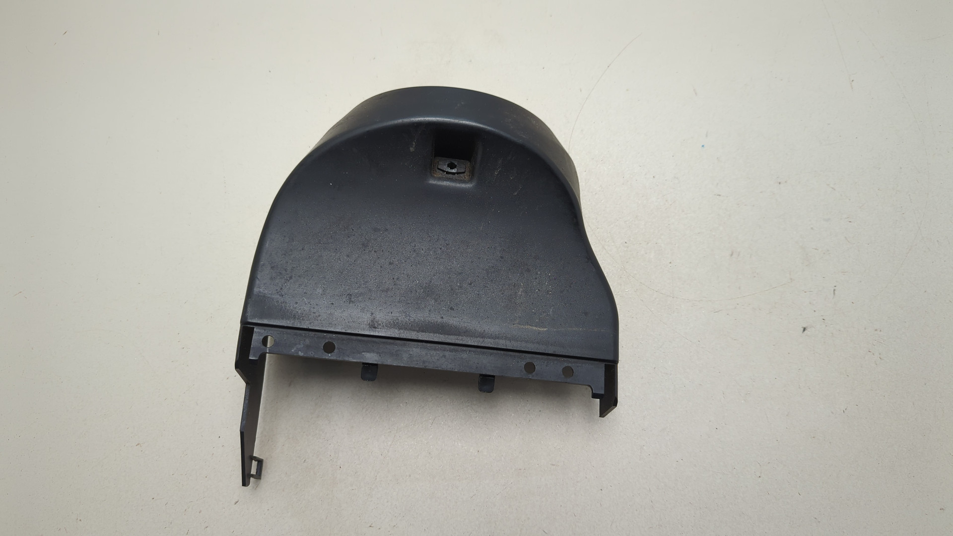 Кожух рулевой колонки