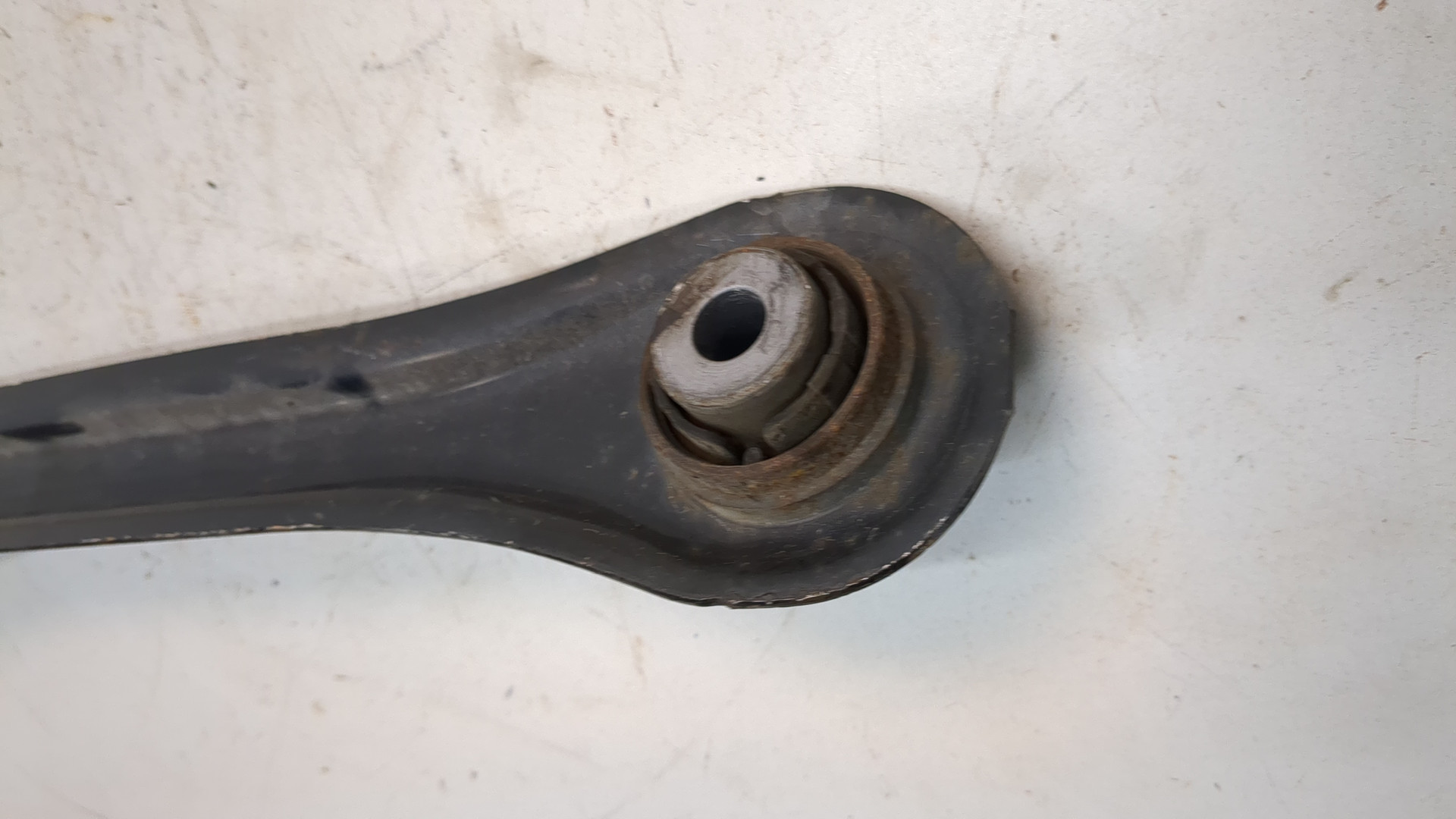 Рычаг задний