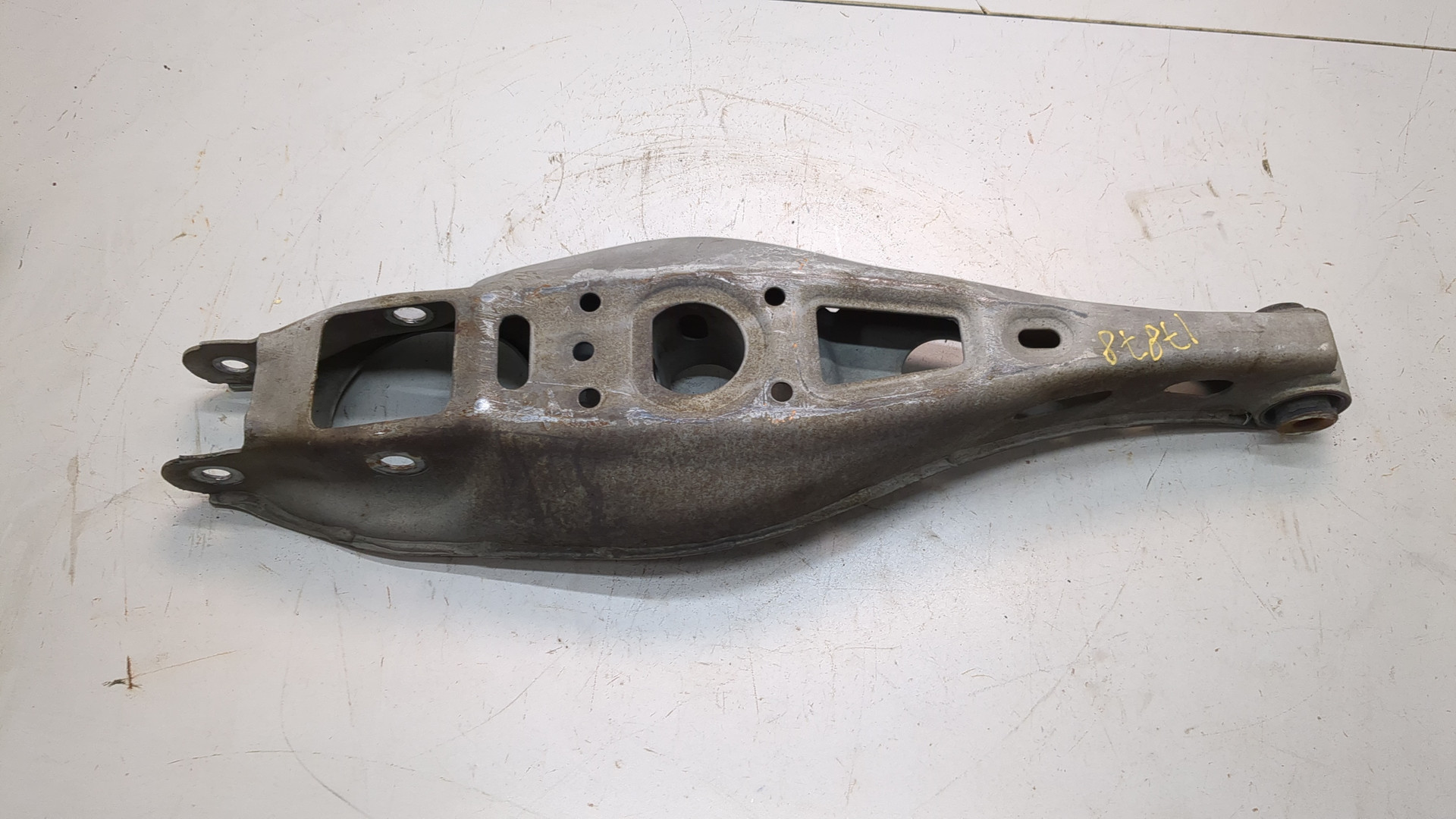 Рычаг задний