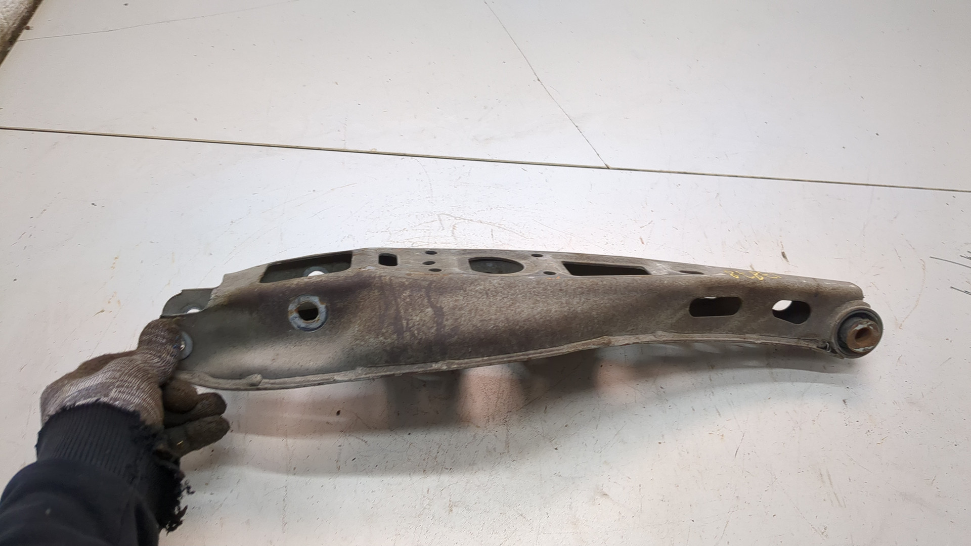 Рычаг задний