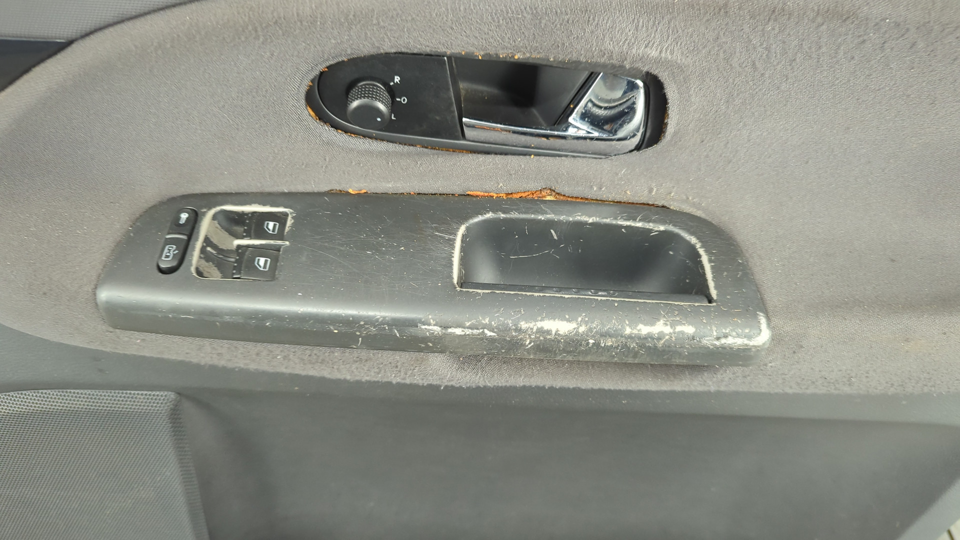 Дверь передняя правая