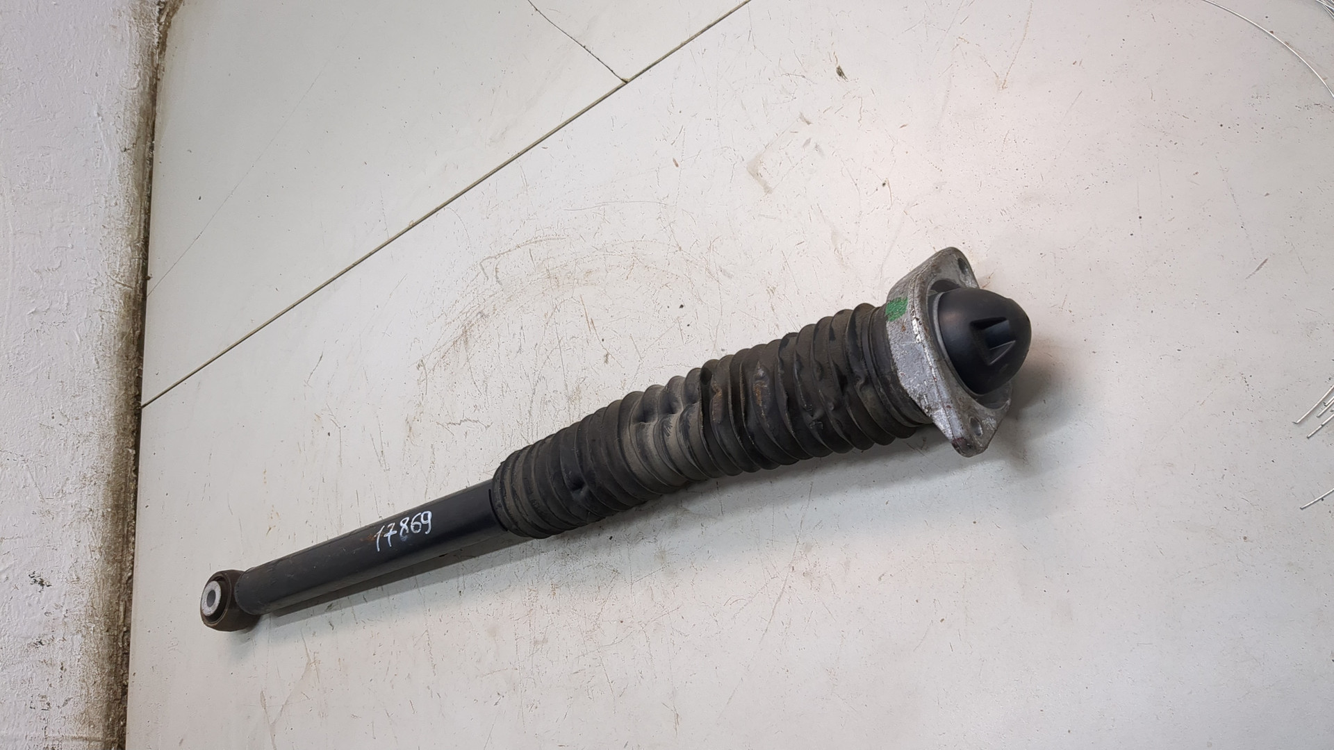 Амортизатор задний (стойка)