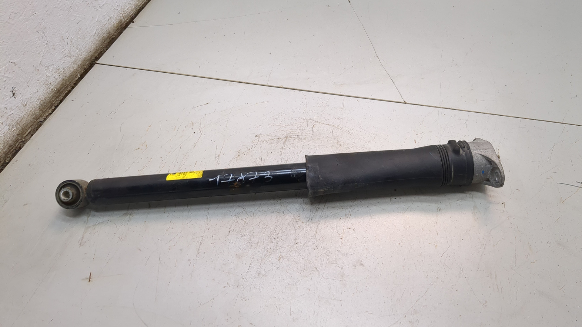 Амортизатор задний (стойка)