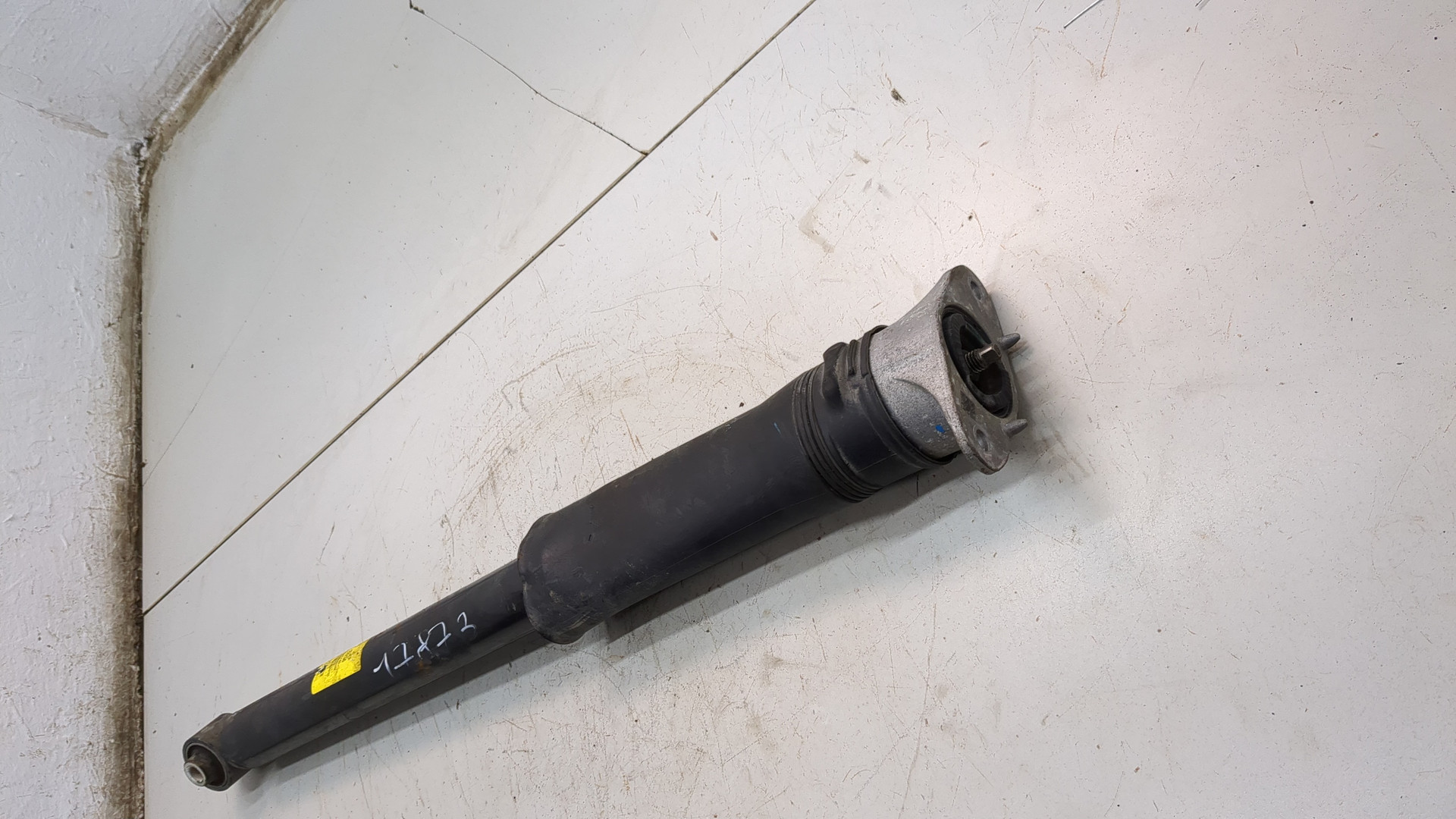 Амортизатор задний (стойка)