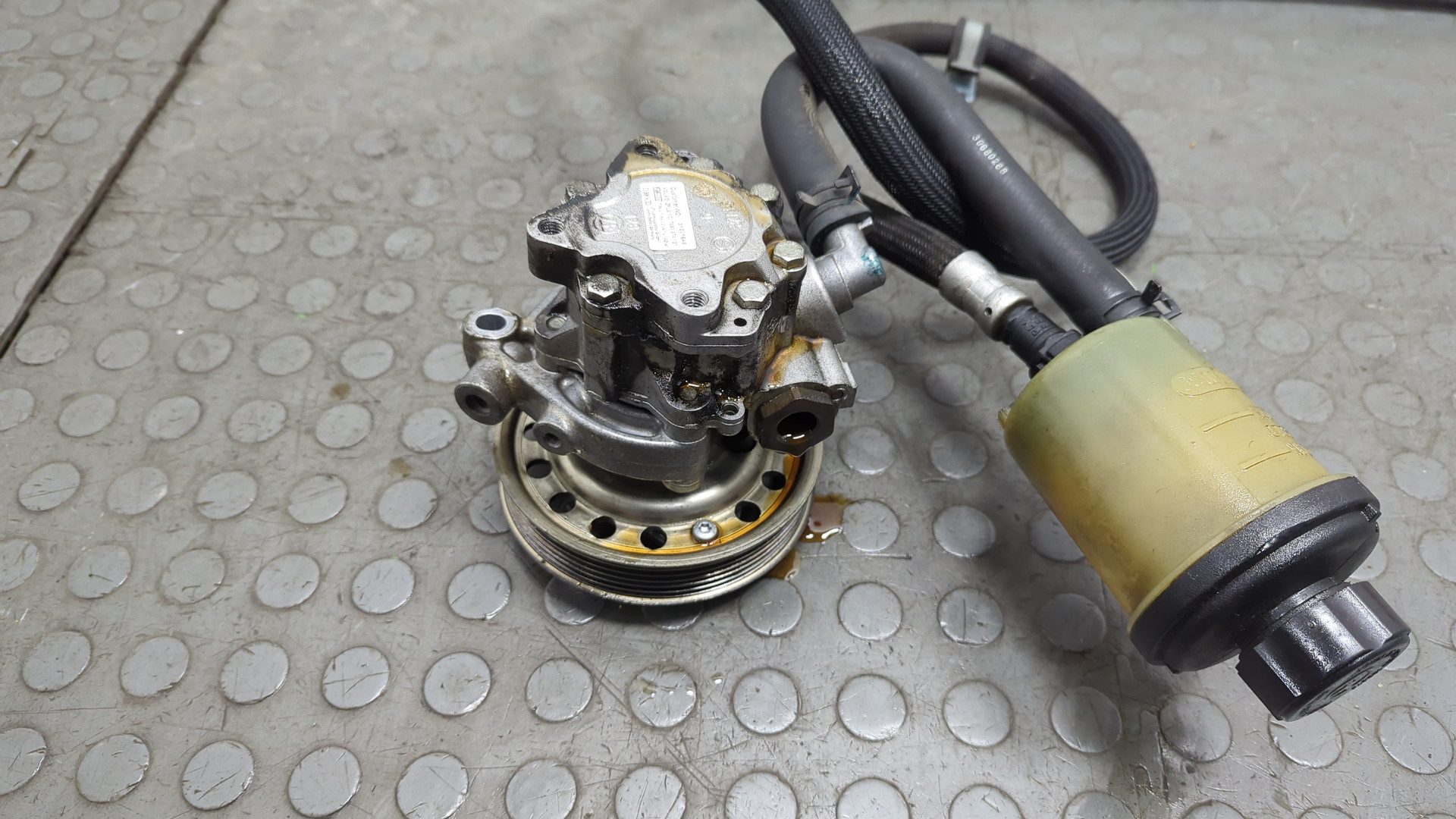 Насос ГУР (гидроусилитель руля)