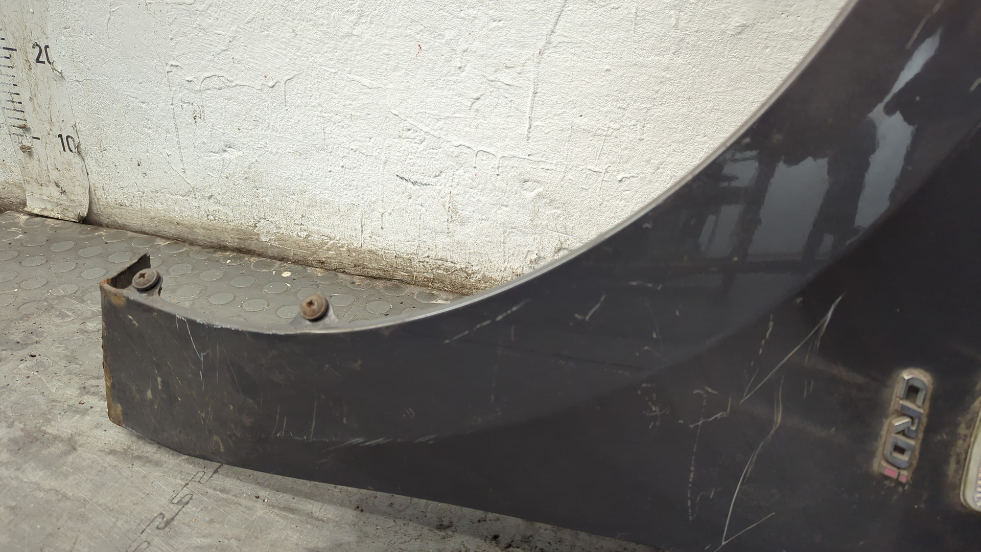 Крыло переднее левое