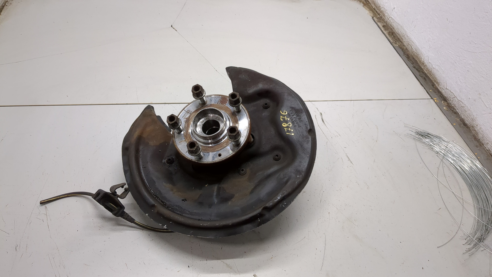 Кулак поворотный задний правый