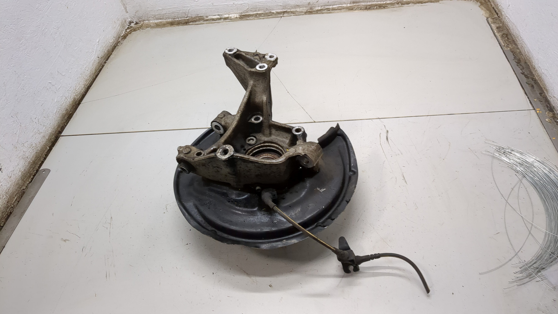 Кулак поворотный задний правый