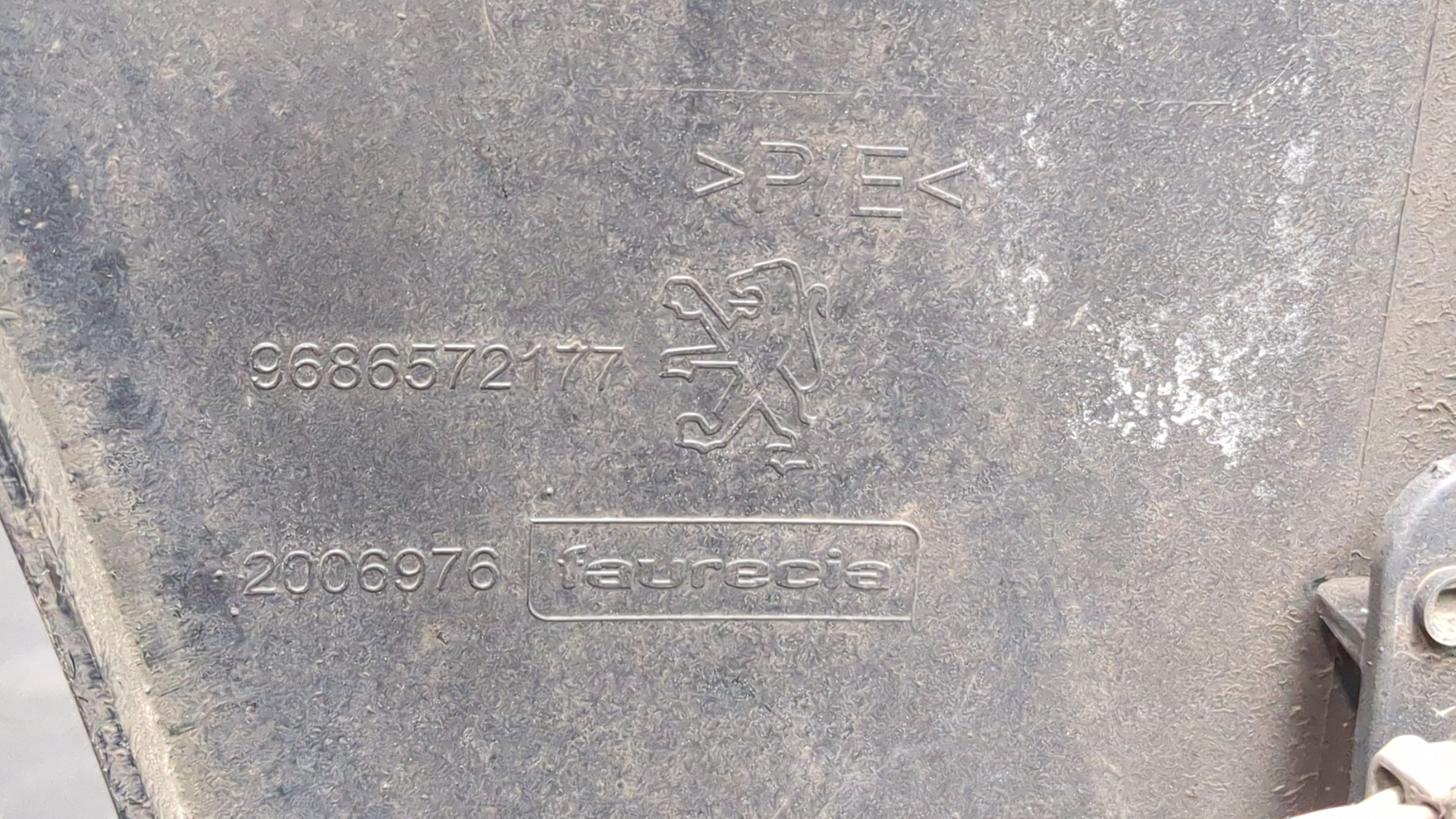 Бампер передний