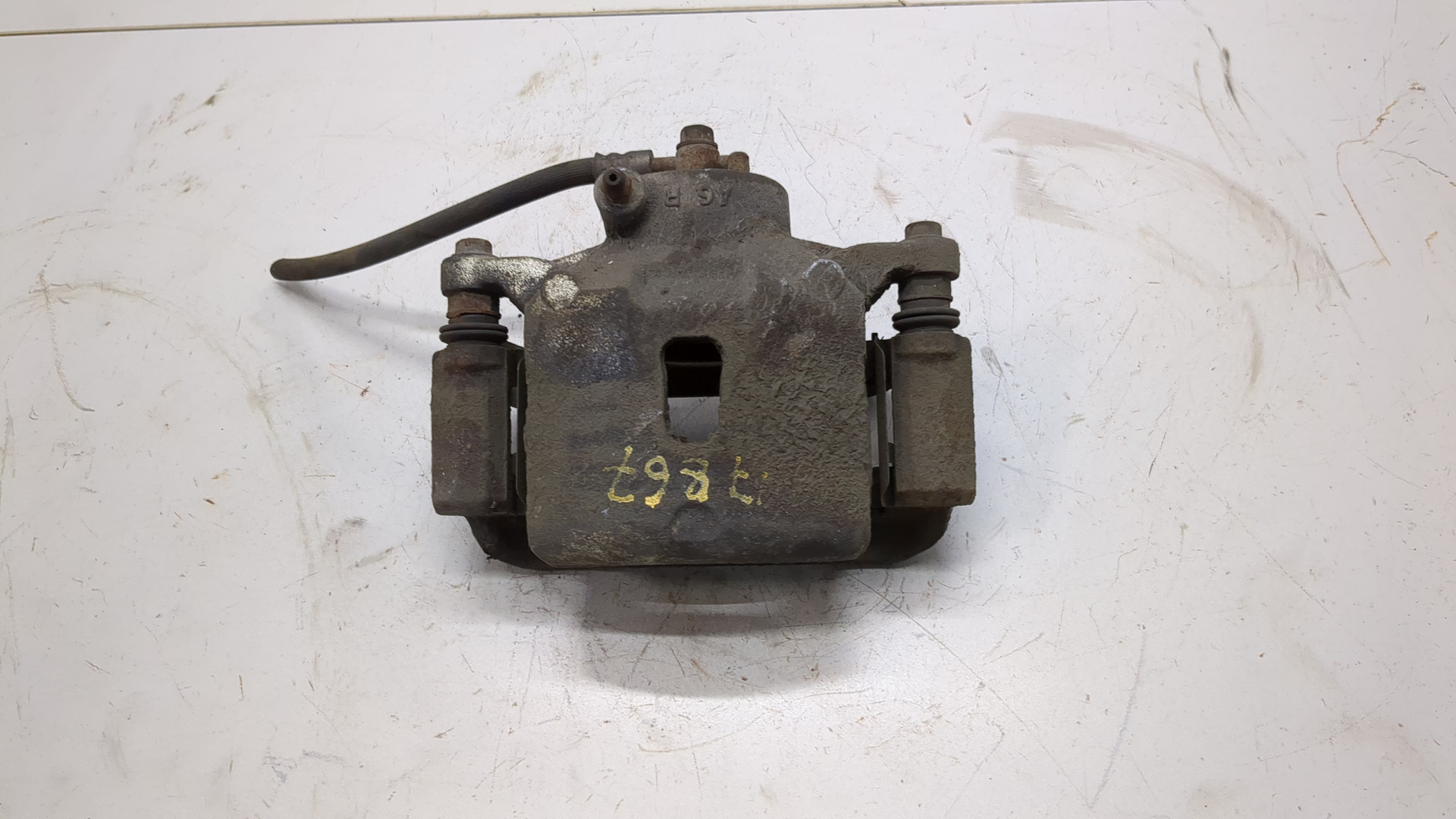 Суппорт передний правый