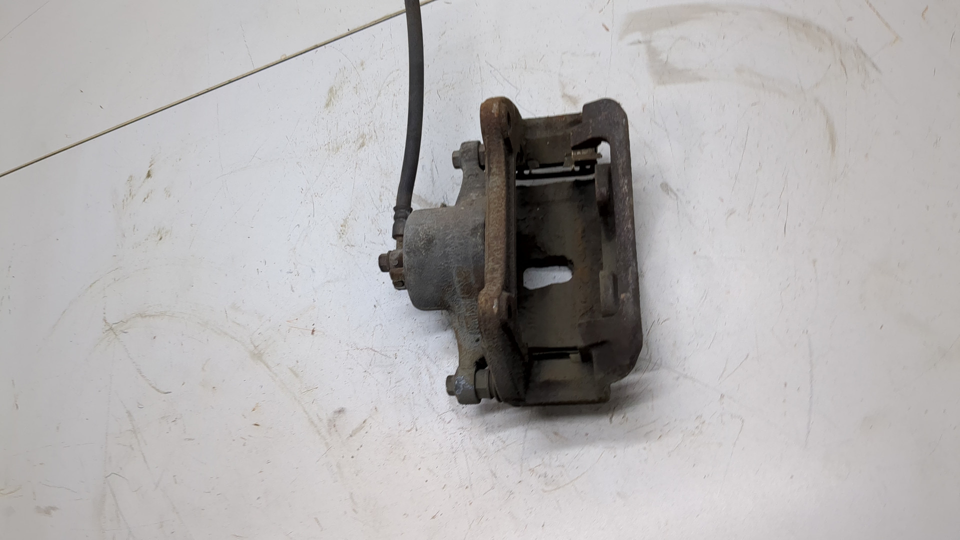 Суппорт передний правый