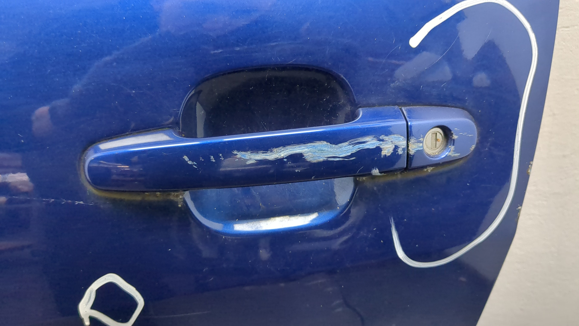 Дверь передняя левая