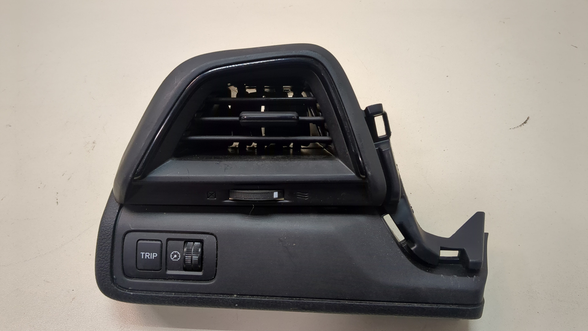 Дефлектор воздушный