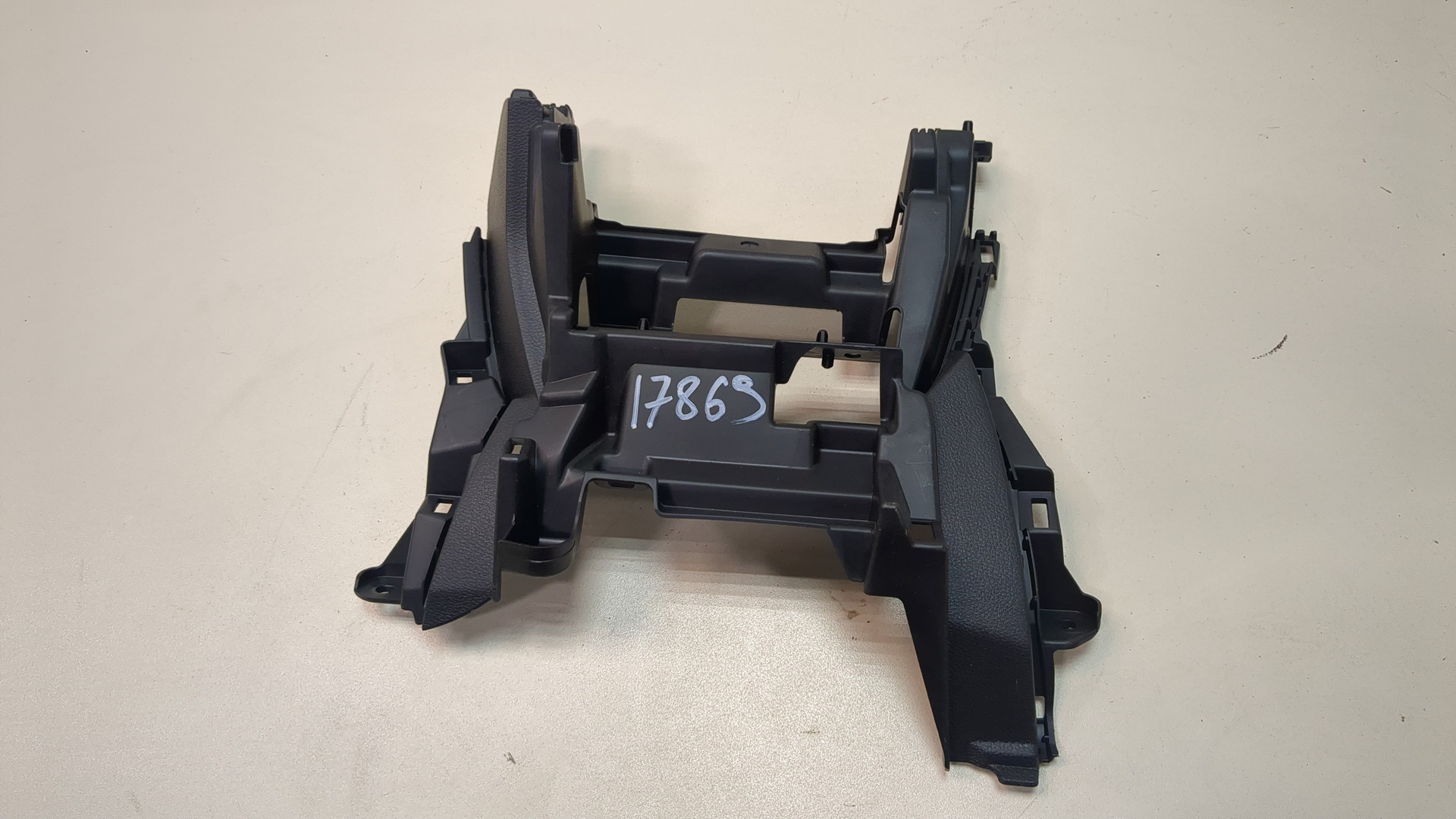 Кронштейн (сопут. товар)