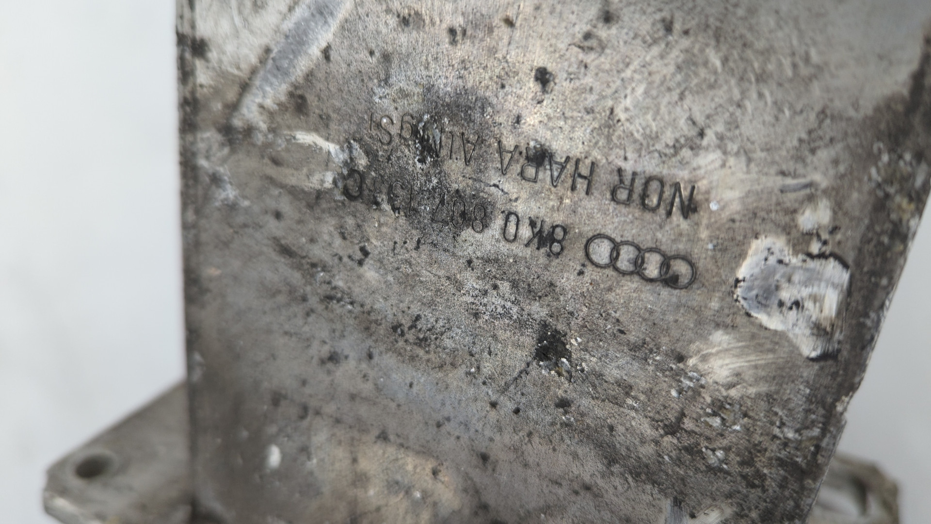 Усилитель переднего бампера