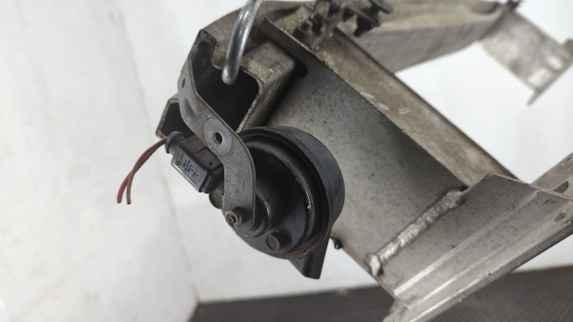 Усилитель переднего бампера