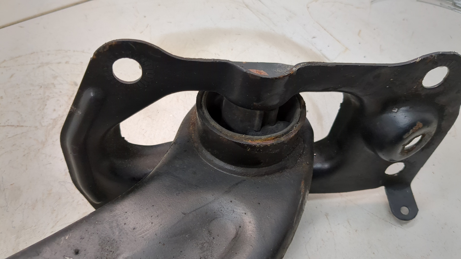 Рычаг задний правый