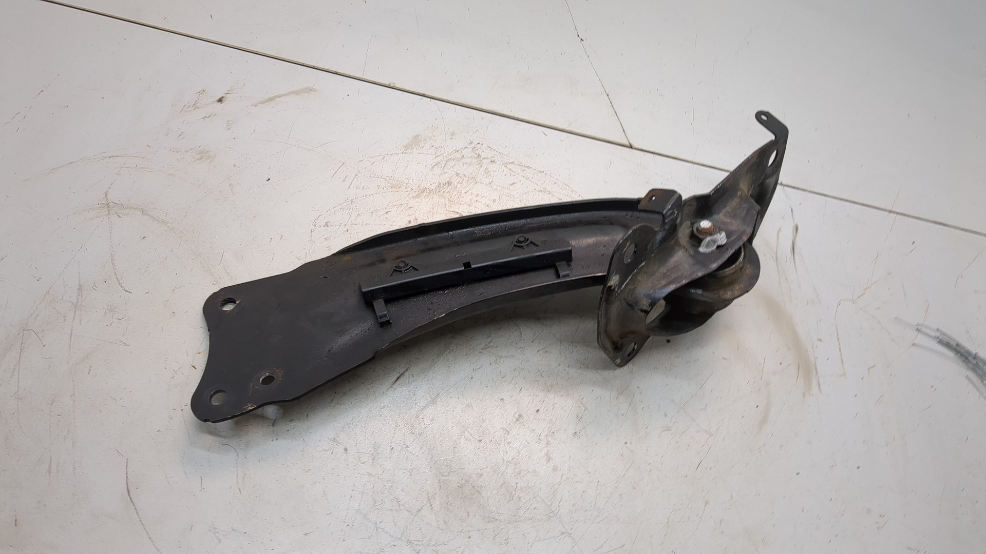 Рычаг задний правый