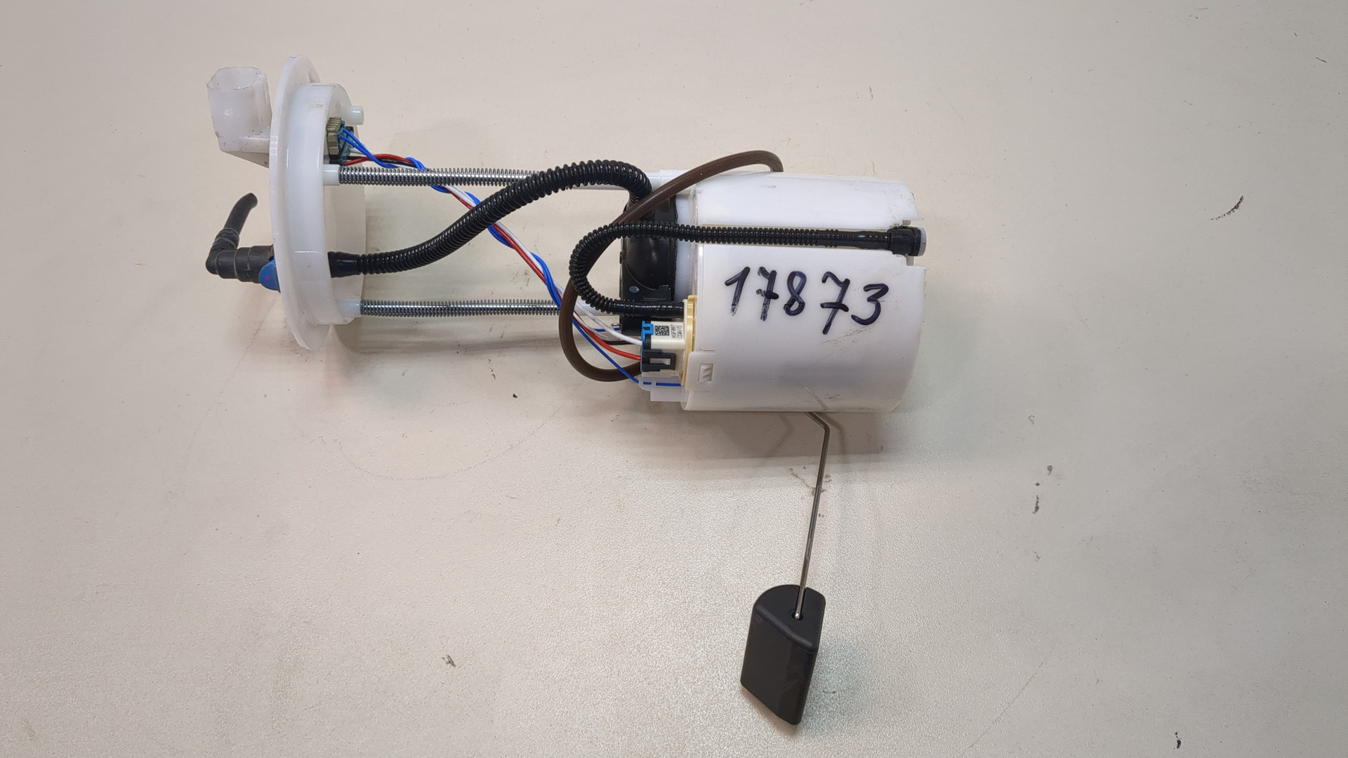 Насос топливный электрический