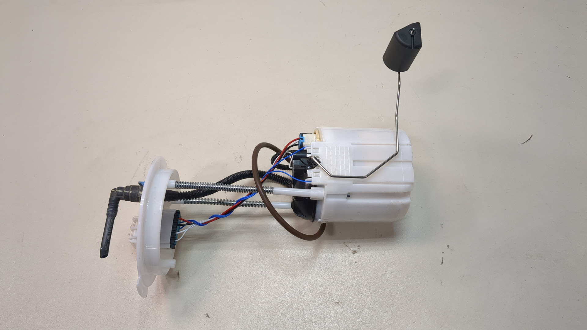 Насос топливный электрический