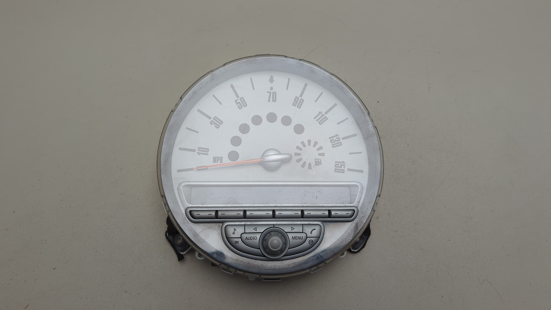 Панель приборов