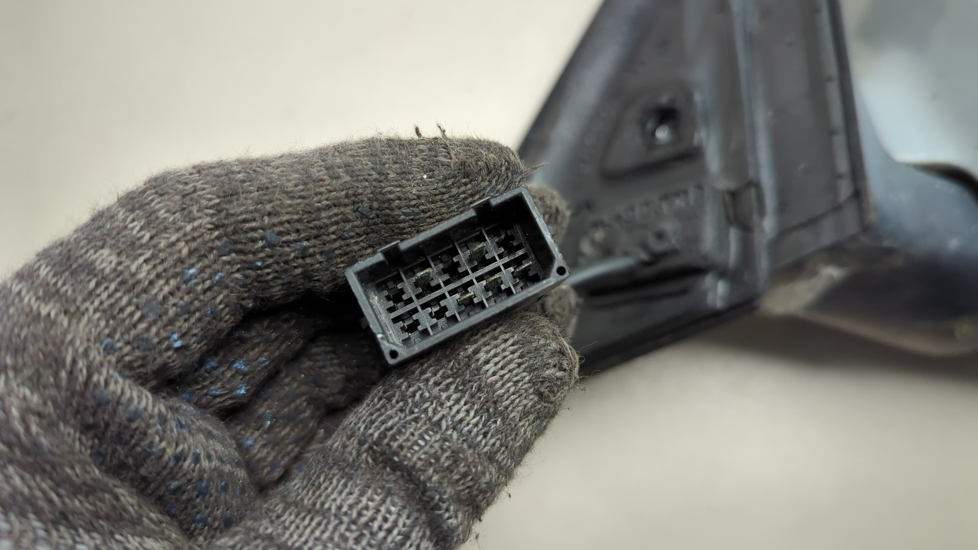 Зеркало правое электрическое