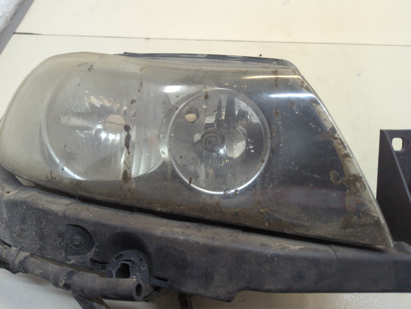 Фара правая